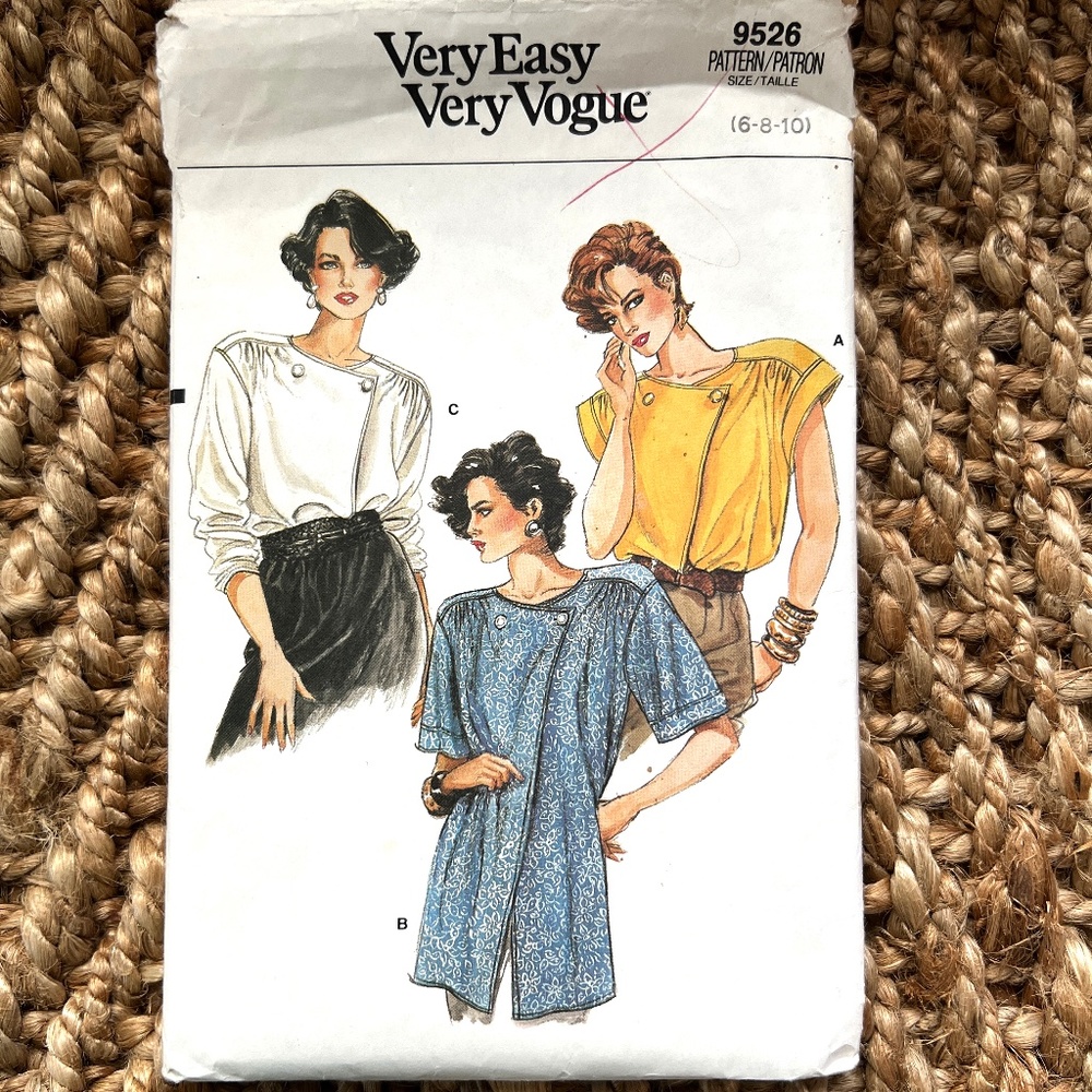 Very Easy Very Vogue pattern 9526 three versions of blouse